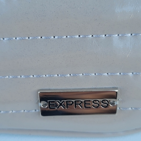 EXPRESS WRISTLET NEW - Picture 6 of 6